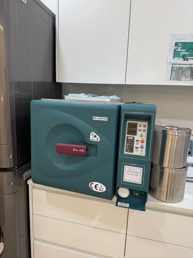 강남 원데이 라미네이트! 주7일 투명교정! 임플란트 바로 심어주는 치과! 신사 레브치과 GRAND OPEN! 인테리어 치과시설 둘러보기~ 관련 이미지 13