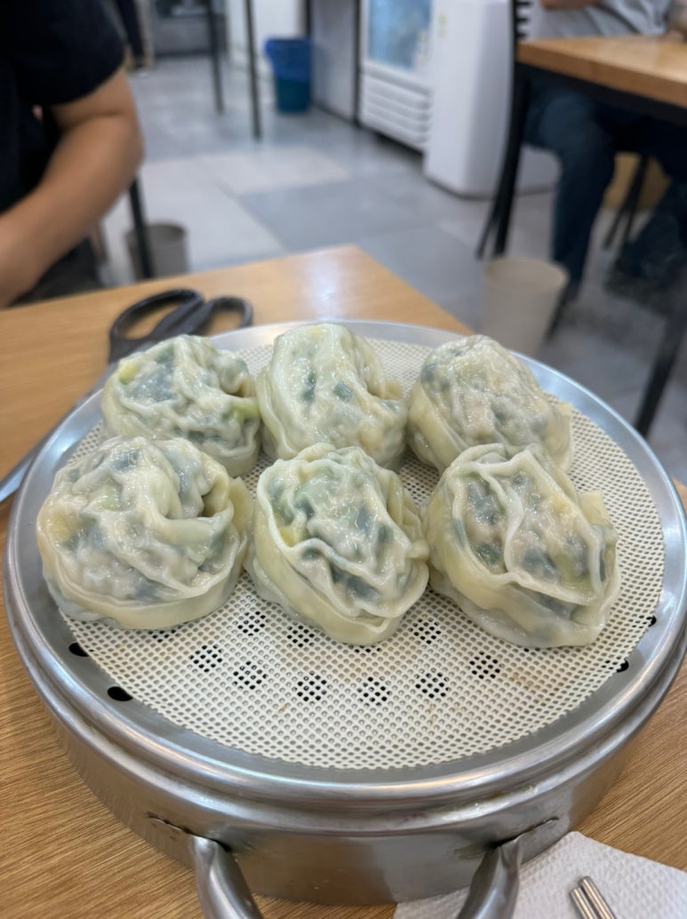 [남영동 맛집] 오복함흥냉면 - 백종원 골목식당 극찬의 숙대 냉면 맛집. 회냉면과 만두 순삭후기. 관련 이미지 14