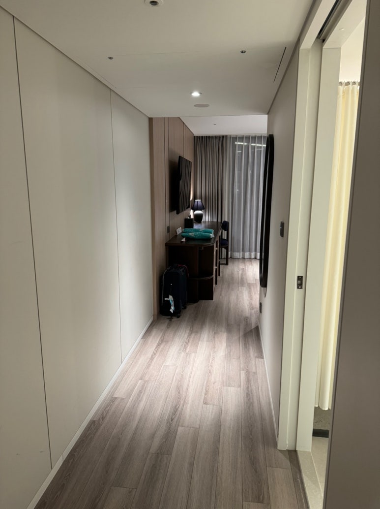 현대카드 호텔위크07 - 파르나스 호텔 제주 디럭스 킹 후기. 콘페티 조식과 중식 비교. 제주 최고의 풀장 인피니티풀 낮과 야경! (1) 관련 이미지 13