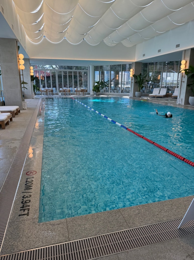 웨스틴조선 부산 - 새로단장한 해운대오션뷰 호텔. 클럽조선 플래티넘 100배 이용하기. 디럭스 비치 킹 + 수영장 + 발렛주차 후기. (feat. 그랜드조선 부산) 관련 이미지 26