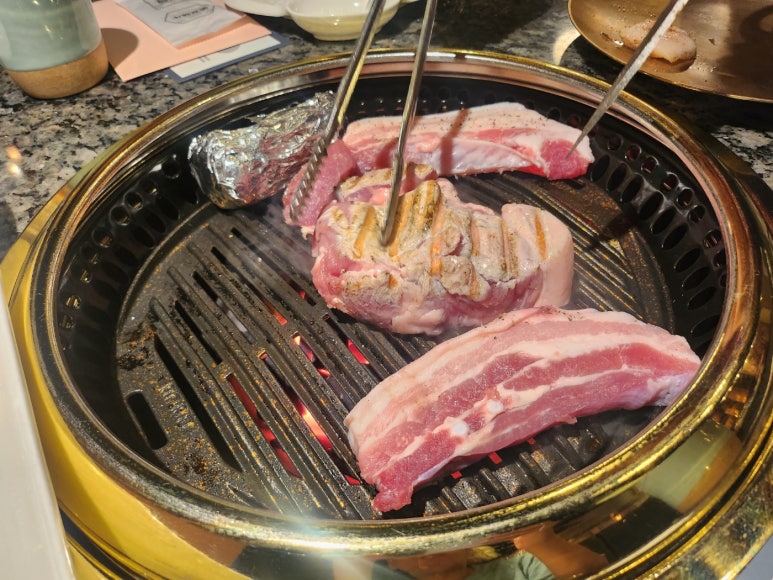 [교대역 맛집] 감돈 - 숙성목살 맛집. 와인을 곁들일 수 있는 돼지고기 맛집. 관련 이미지 13