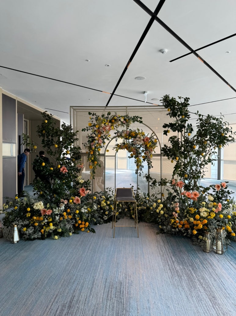 시그니엘 부산 결혼식 참석 후기. 세상 멋있는 결혼식장! 프렌치 코스요리 식사 후기. (feat. 허각 축하공연) 관련 이미지 12