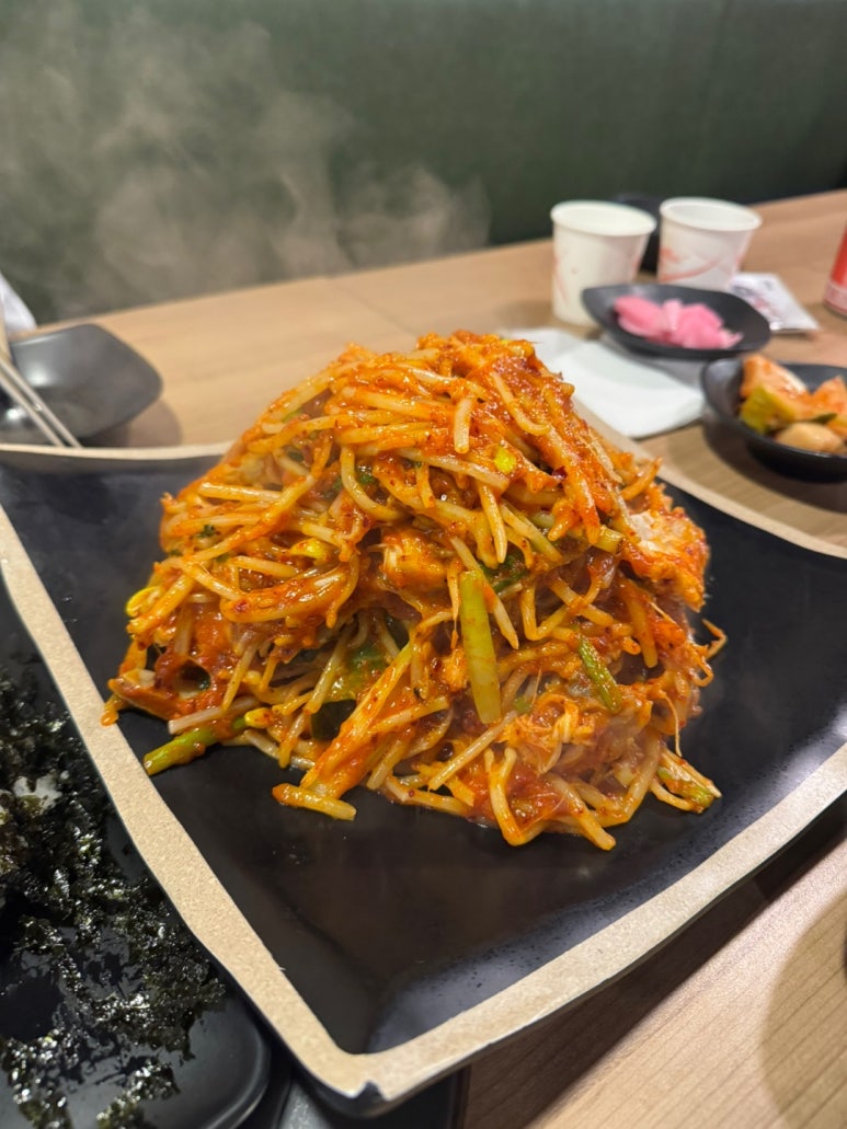 [신사역 맛집] 아구본가첨벙 신사본점 - 블루리본 서베이 스티커 12개 백년가게. 아구찜 중 사이즈와 간장게장 1마리 먹어본 후기. 관련 이미지 10
