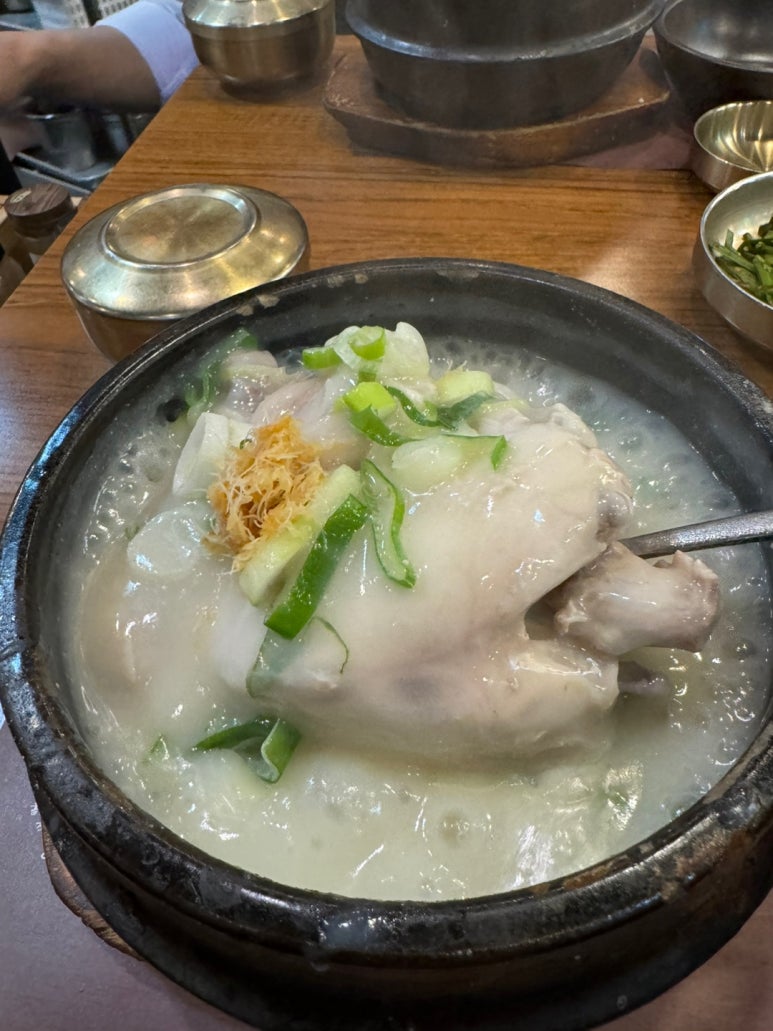 [교대역 맛집] 3대 삼계장인 - 잣삼계탕, 녹두삼계탕, 전기구이 모두 먹어본 솔직후기. n번째 방문. 줄서는식당, 맛있는녀석들 삼계탕. 관련 이미지 17