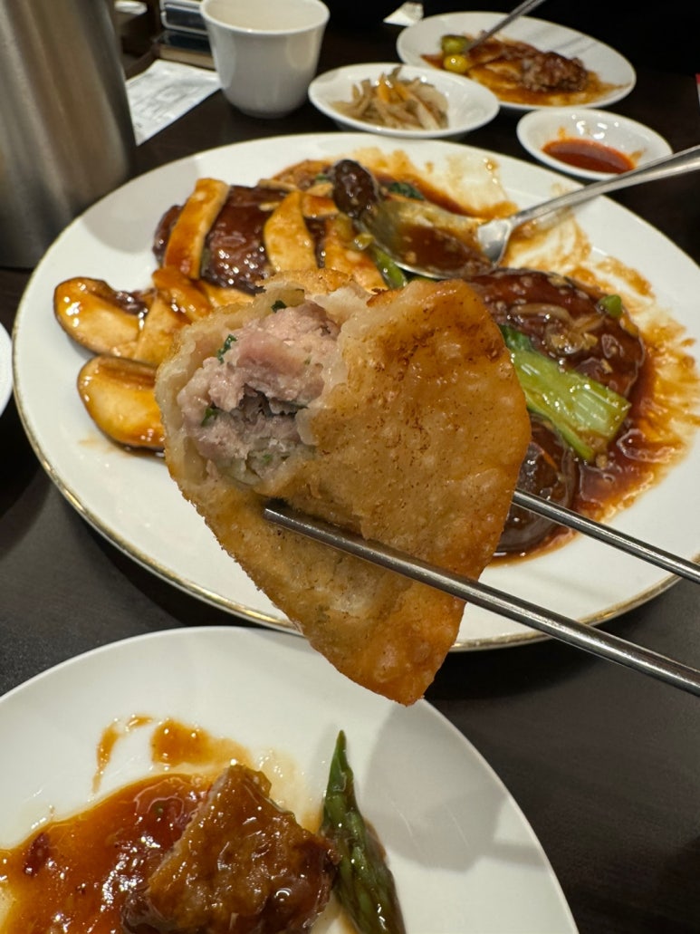 [논현동 맛집] 홍명 - 난자완스, 수제군만두, 간짜장, 잡채볶음밥 모두 다 맛있는 블루리본서베이 성시경 먹을텐데 중국집. 관련 이미지 18