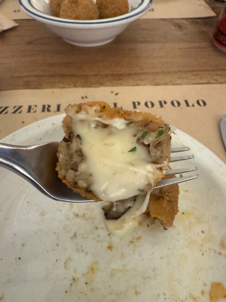 [일산 맛집] 포폴로피자 - 일산 최고의 화덕피자 맛집. 전설의 정발산역 사법연수원 나폴리 피자 블루리본서베이 또간집 맛집. 2시간 웨이팅은 기본!! 관련 이미지 12