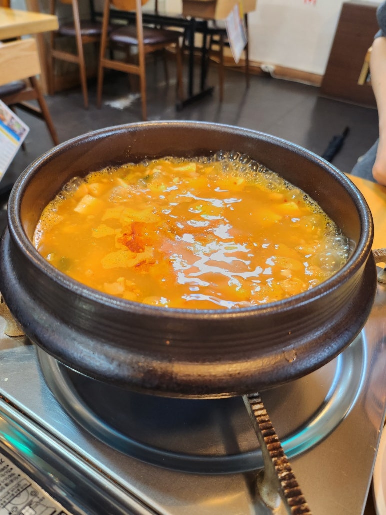 [청담동 맛집] 청국장과 보리밥 - 오래된 강남 청담역 청국장 맛집. 메뉴를 정해드리겠습니다; 낙지볶음 맛있음. 전지적참견시점 맛집. 관련 이미지 9