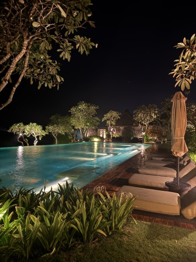 불가리 발리 2편 - 베이비시터가 있는 발리 풀빌라. 야외수영장, 조식, 레스토랑 후기. 관련 이미지 1