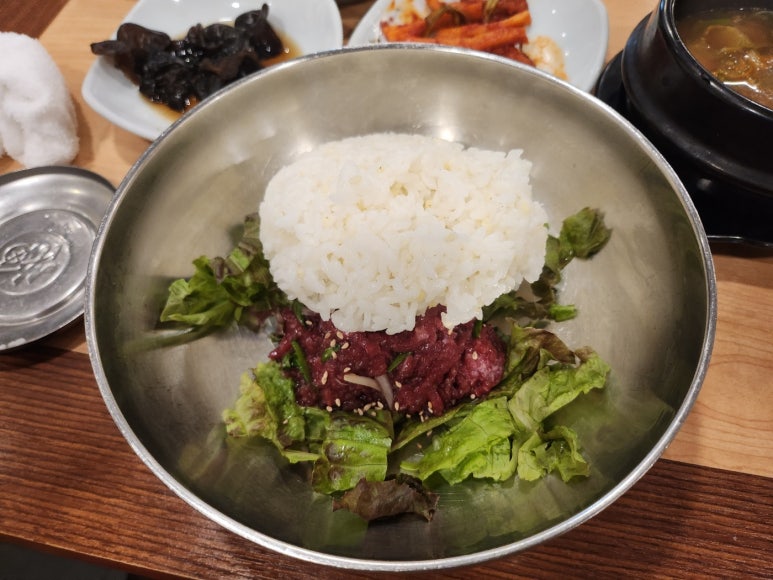 [청담동 24시간 소고기] 영천영화 - 나는 별로였다. 꽃등심, 갈비살, 육회비빔밥. 맛있는녀석들, 블루리본서베이, 연예인맛집. 관련 이미지 19