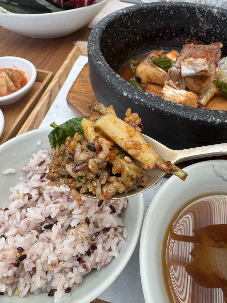 [파크 하얏트 서울] 더 라운지 - 식사 맛있는 라운지. 도미조림 1티어 찐 맛집. 신용카드 제휴할인. 발렛파킹 가능. 관련 이미지 21