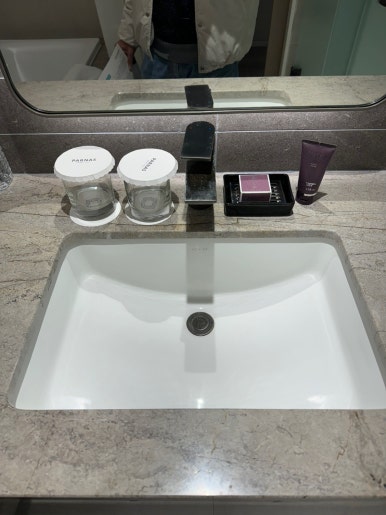 현대카드 호텔위크07 - 파르나스 호텔 제주 디럭스 킹 후기. 콘페티 조식과 중식 비교. 제주 최고의 풀장 인피니티풀 낮과 야경! (1) 관련 이미지 15