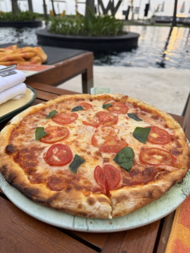 W 발리 스미냑 1편 - 킹베드 오아시스 빌라 둘러보기! 플래티넘 업그레이드 후기. 관련 이미지 33