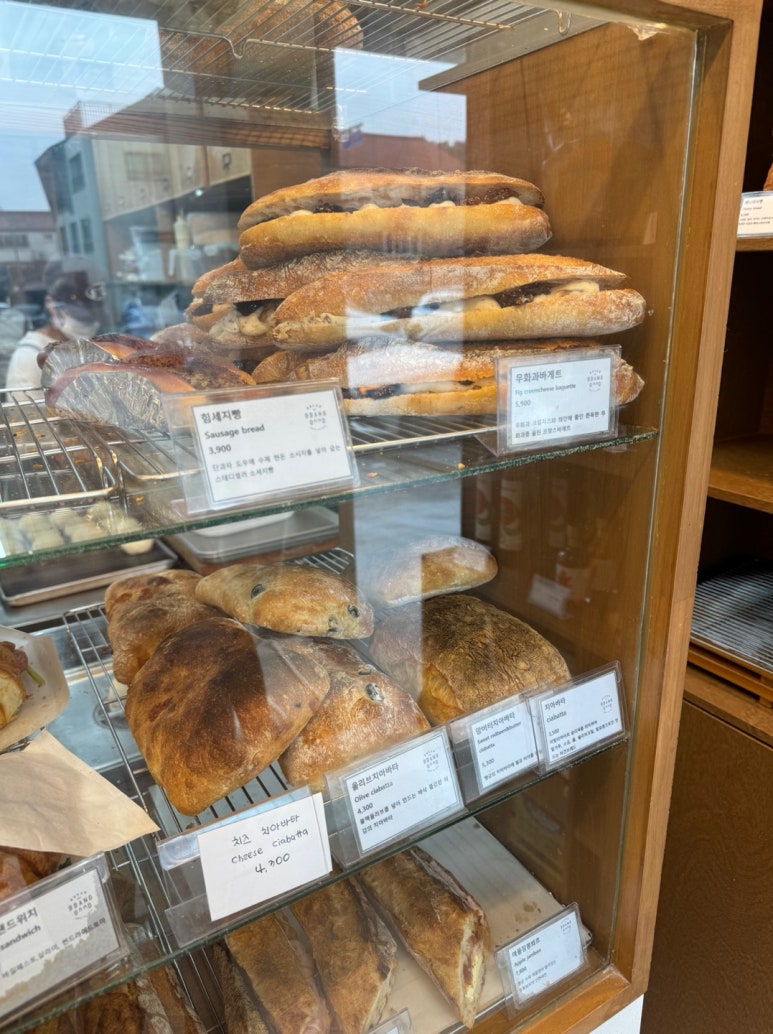 [제주 소금빵] 빵귿 - 제주도 빵지순례 유명한 시오빵 맛집. 잠봉뵈르도 맛있는 곳. 관련 이미지 8