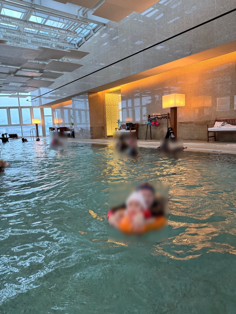 파크하얏트 부산 - 디럭스 패밀리 트윈. 추석연휴 아이랑 차타고 놀러갔다온 후기. 수영장, 조식. 관련 이미지 5