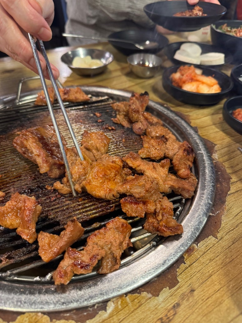 [공덕역 맛집] 마포진짜원조최대포 본점 - 블루리본서베이 주차되는 양념돼지갈비 노포 맛집. 흑쌀냉면 (물냉면)도 맛이 수준급! 관련 이미지 19