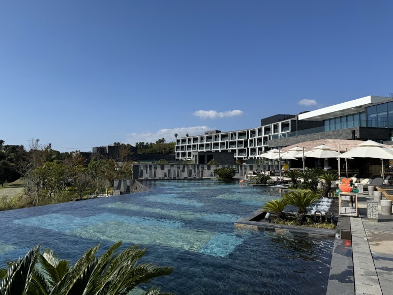 JW메리어트 제주 호캉스 - 신한 메리어트 본보이 ; 플래티넘 티어로 포인트숙박, 발렛주차, 야외수영장, 사우나, 조식숙제 후기. (1) 관련 이미지 35