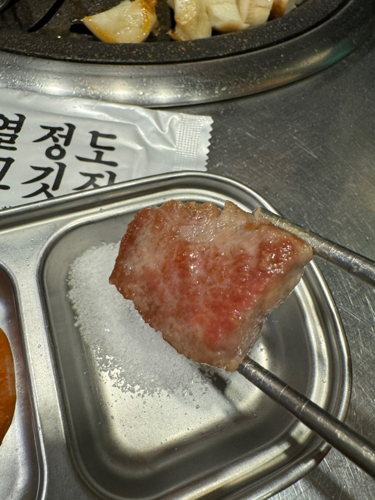 [남영역 맛집] 열정도 고깃집 - 김치찌개 맛있는 삼각지 숙성삼겹살 블루리본서베이 맛집. 모임장소추천. 콘치즈 서비스! 관련 이미지 30