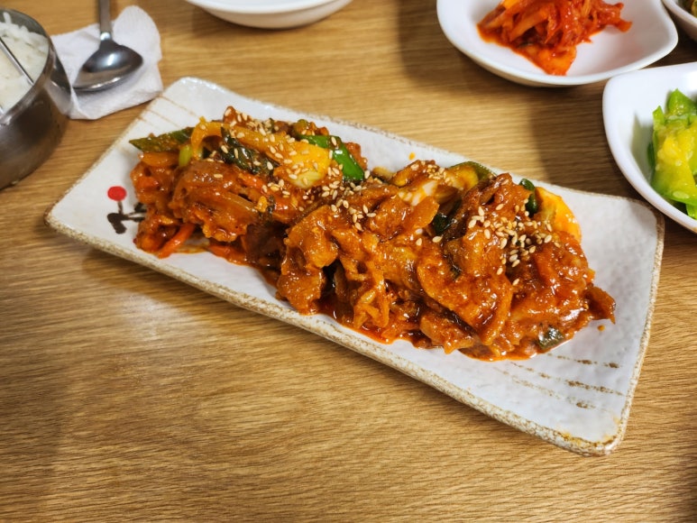 [삼각지 맛집] 진미식당 - 남자는 콩국수 곱빼기! 모든메뉴 정복. 주문팁. 백년가게 & 성시경 먹을텐데. 내돈내산 웨이팅 후기. 관련 이미지 2