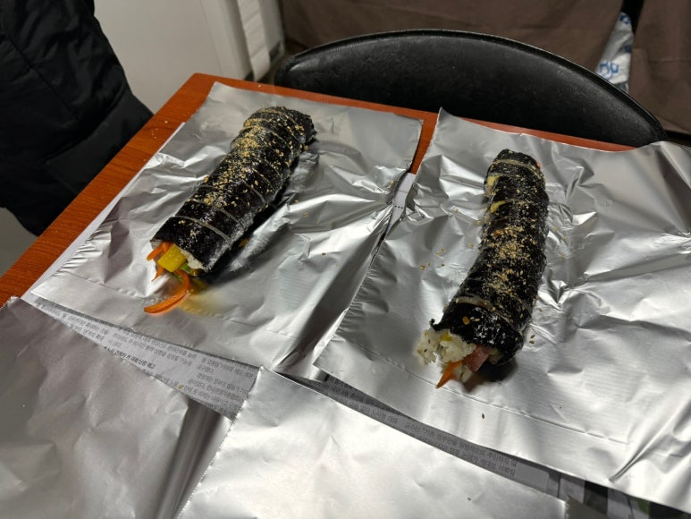 [군자역 김밥 맛집] 한아름분식 - 김밥 단체주문 맛집 추천. 김밥 좋아하시는 분 꼭 가볼만한 곳. 김치김밥 야채김밥 솔직 후기. 관련 이미지 9