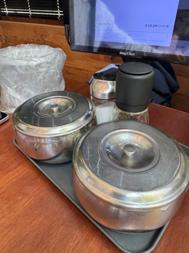 [가로수길 맛집] 곰탕랩 - 신사 임정식 쉐프 미쉐린 빕구르망 곰탕 맛집. 블루리본 서베이 받은 25,000원 시그니처 콜라겐 사골곰탕 후기. 관련 이미지 10