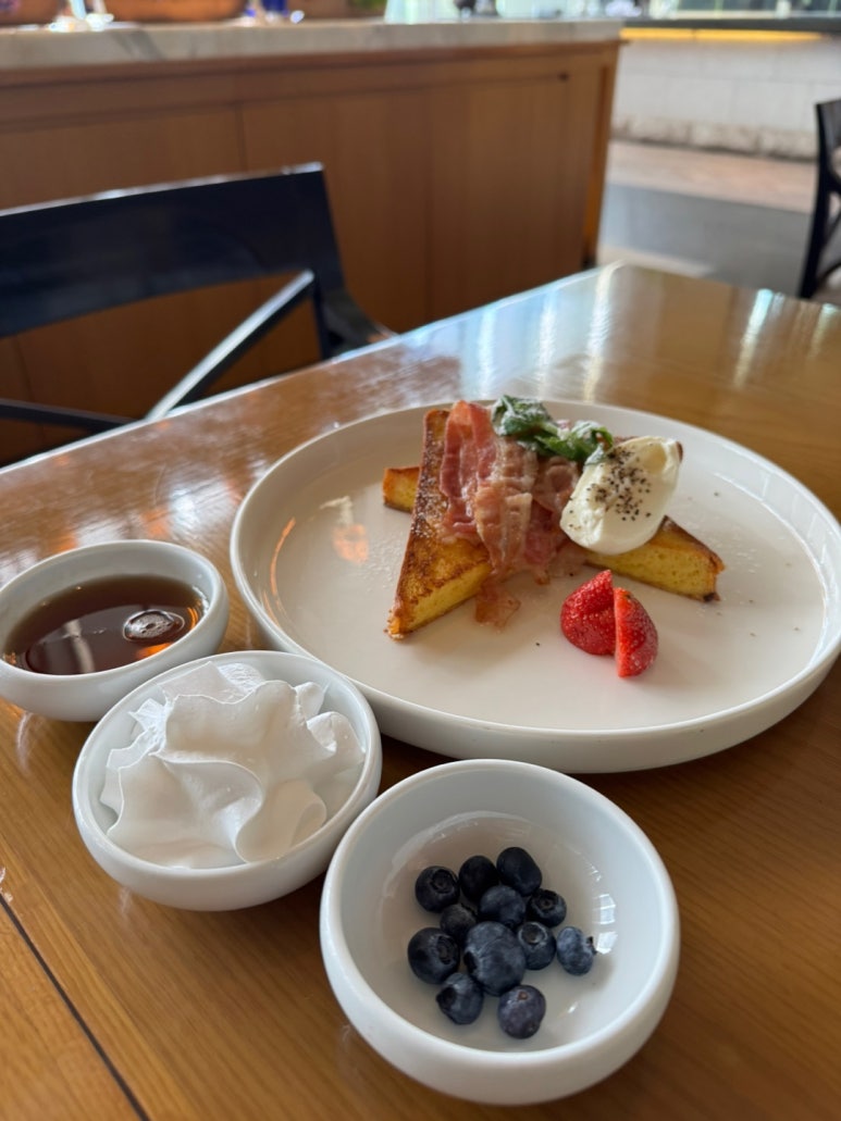 [그랜드 하얏트 서울] 갤러리 -  신한카드 더베스트+ 로 카이막 애플망고 빙수 할인 후기. (+프렌치토스트) 프리미엄 카드 할인 없어짐.. 관련 이미지 24