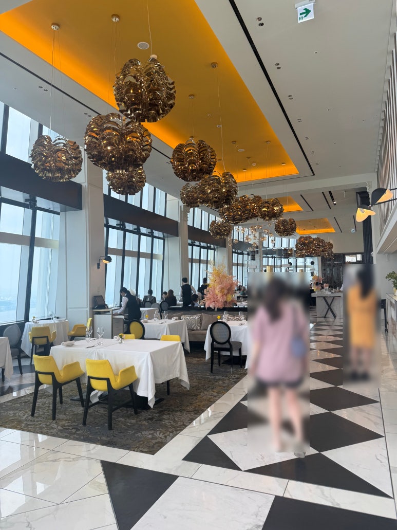 [Signiel Seoul] STAY – Lunch EMOTION Course Window-Seat View Review. Signiel Club Discount (+ Lotte Hotel Rewards Discount) image 5