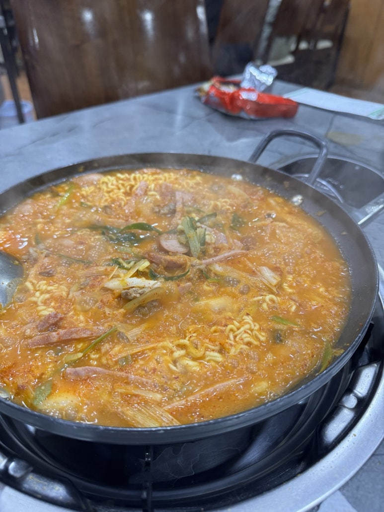 [신사역 맛집] 송탄부대찌개 - 24시간 영업하는 강남 연예인 부대찌개 맛집. 발렛주차가능. 관련 이미지 15