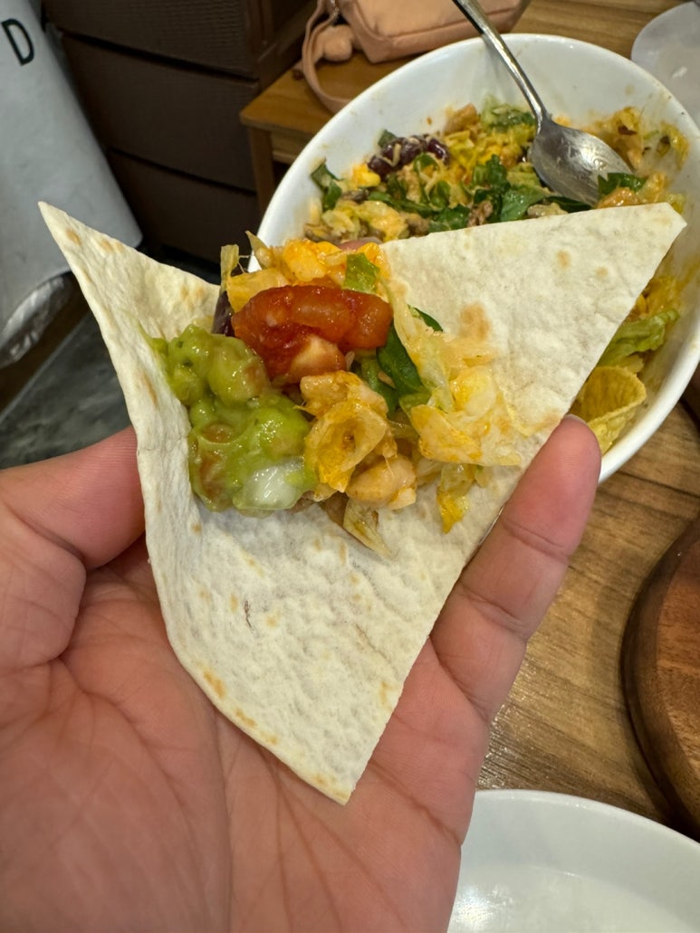 [신용산 맛집] 갓잇 용산점 - 2인 A세트 갓보울 후기. B세트 파히타와 비교! 용리단길 타코 멕시칸 음식 맛집. 관련 이미지 20