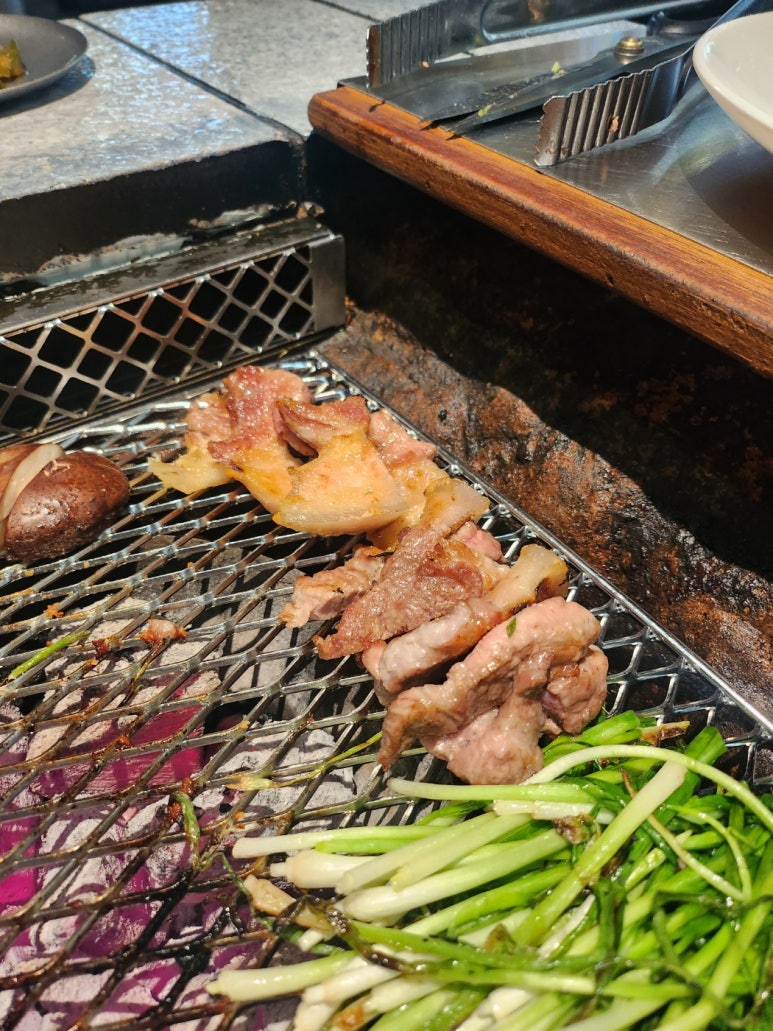 [이대서울병원 맛집] 산청숯불가든 - 마곡을 평정한 돼지고기 맛집. 메뉴를 정해드리겠습니다; 소금구이, 고초장구이 훌륭함. 주차가능. 관련 이미지 20