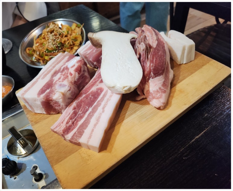 ★★★☆☆[행당동 맛집] 돈슐랭 - 와인 콜키지 가능한 돼지 특수부위 맛집. 오겹살도 맛있다! 관련 이미지 1