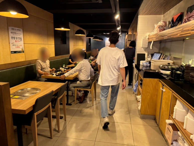 [신사역 맛집] 아구본가첨벙 신사본점 - 블루리본 서베이 스티커 12개 백년가게. 아구찜 중 사이즈와 간장게장 1마리 먹어본 후기. 관련 이미지 6