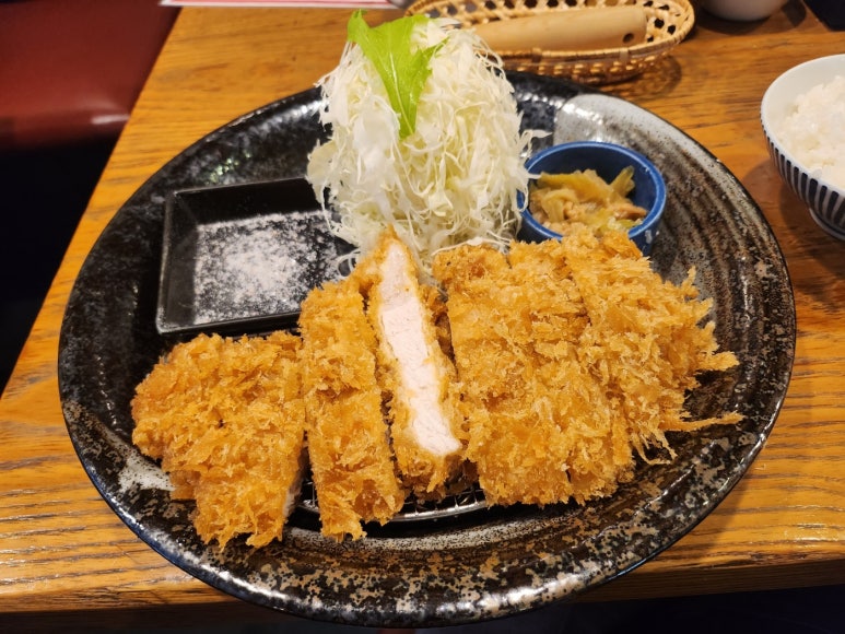 [교토 니조성 맛집] 부타 고릴라 본점 - 현지인 로컬 유명 교토 돈까스 맛집. 정말 맛있고 가격도 착함. 관련 이미지 1
