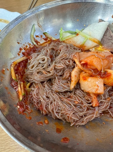 [연희동 맛집] 청송본관함흥냉면 - 맛있는녀석들 비빔냉면 맛집. 녹두전도 맛있는 서대문구 블루리본서베이. 관련 이미지 21