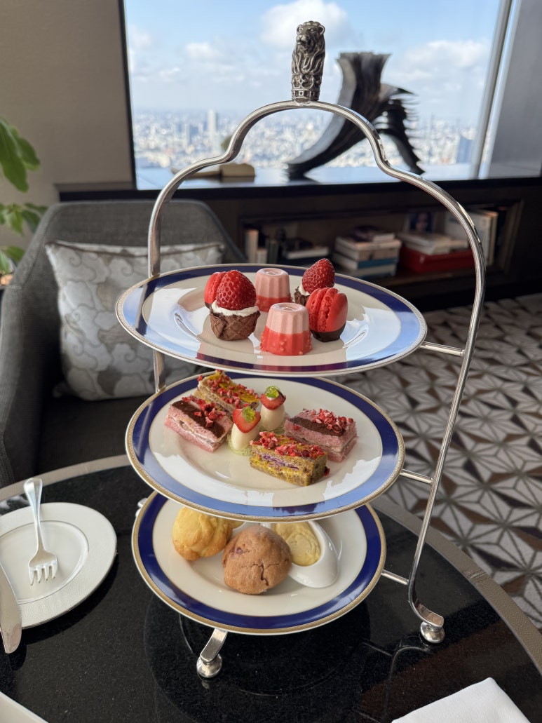 [The Ritz-Carlton, Tokyo] Afternoon tea and the club lounge — a somewhat disappointing self-paid review. Admission for two: 500,000 won. image 3