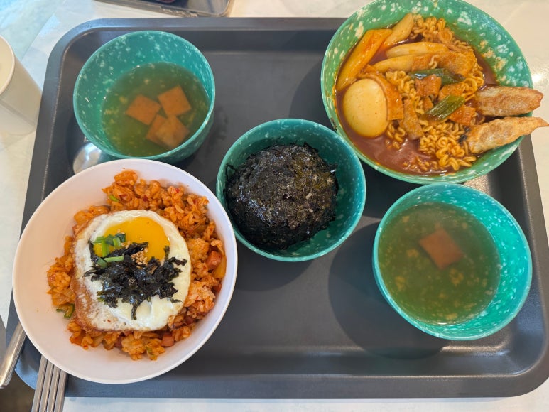 [삼각지 맛집] 양양분식 cafe - 국방부 가는 언덕배기에 있는 소소한 라볶이, 김치볶음밥, 주먹밥 전쟁기념관 맛집. 관련 이미지 8