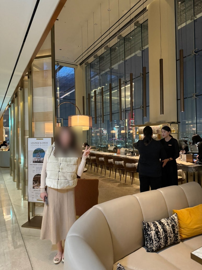 [호텔 나루 서울 엠갤러리] 라운지 & 데크 - 최고의 한강뷰 야경 5성 호텔 라운지 맛집. 아코르 멤버십, 대한항공 현대카드 할인 가능. 발렛 가능. 관련 이미지 3