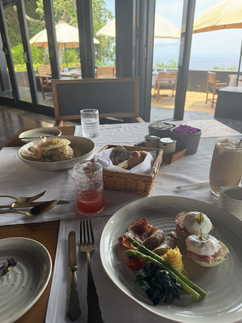 불가리 발리 2편 - 베이비시터가 있는 발리 풀빌라. 야외수영장, 조식, 레스토랑 후기. 관련 이미지 25