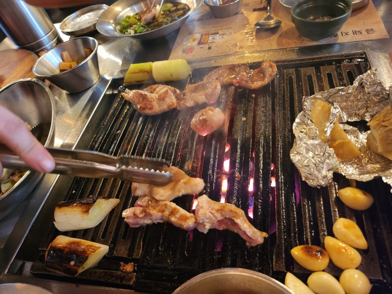 [약수역 고기집] 금돼지식당 - 서울 3대고기집. 남자 셋이 메뉴 다 먹어보기 + 하이볼. 토요일 점심 웨이팅 후기. 관련 이미지 34