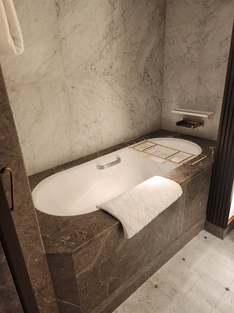 조선팰리스 그랜드 마스터스 룸 프로포즈 후기 + 격물공부와 커스터마이징 추천! (Feat. 클럽조선 플래티넘 멤버십) 관련 이미지 13