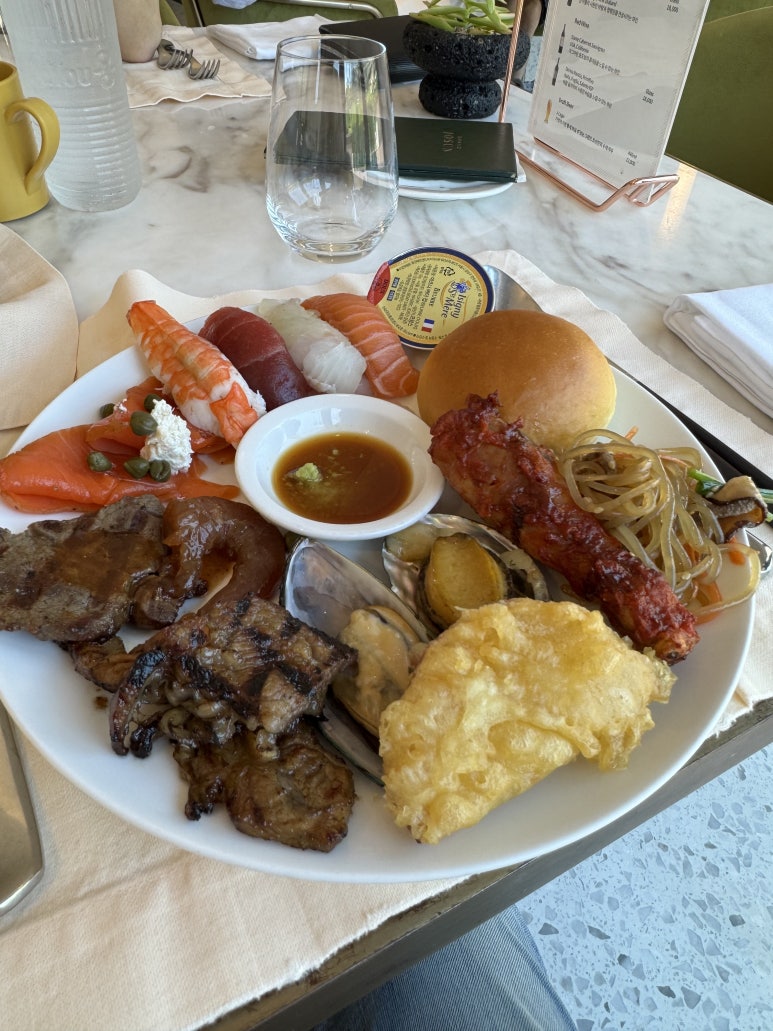 그랜드 조선 제주 아리아 - 조선호텔 멤버십 골드 할인 받고 즐긴 만족스러운 런치 후기. (vs 파르나스 제주 콘페티) 관련 이미지 1