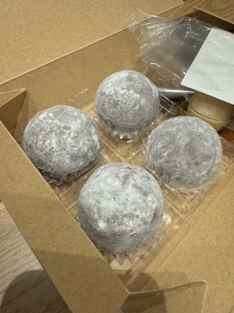 일본 도쿄 딸기 모찌 맛집 3대장 비교 호캉스 여행. 최고의 벤자이텐, 훌륭한 스즈카케 그리고 평범한 아케보노 센베이. 도쿄 디저트 맛집 추천. 관련 이미지 16