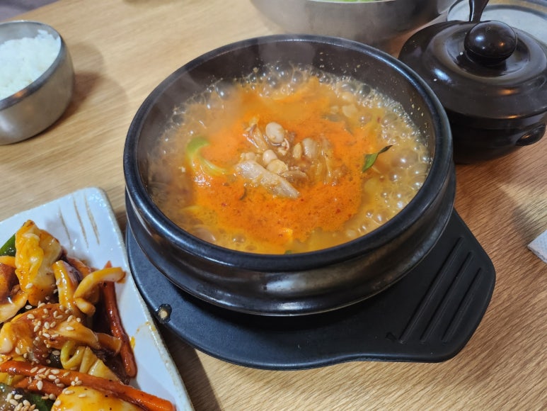 [삼각지 맛집] 진미식당 - 콩국수, 청국장, 오징어볶음 백반집. 백년가게 & 성시경 먹을텐데. 주차팁. 관련 이미지 10