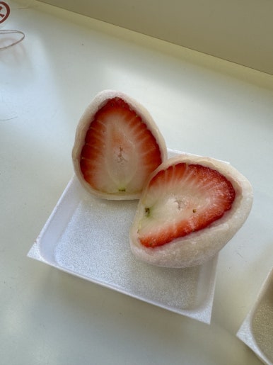 일본 도쿄 딸기 모찌 맛집 3대장 비교 호캉스 여행. 최고의 벤자이텐, 훌륭한 스즈카케 그리고 평범한 아케보노 센베이. 도쿄 디저트 맛집 추천. 관련 이미지 1