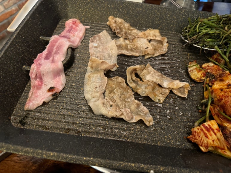 [이태원 맛집] 찰만생대패 - 서울 생대패삼겹살 맛집. 미나리 세트 후기. 냉삼보다 훨씬 맛있음! 관련 이미지 27