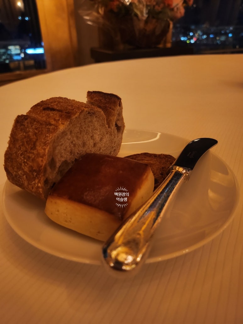 [롯데호텔서울 맛집] 피에르가니에르서울 -기념일에 추천하는 프렌치 레스토랑 디너코스. 발렛주차정보. 롯데호텔 트레비클럽 이용해서 싸게 먹자!!! 관련 이미지 21