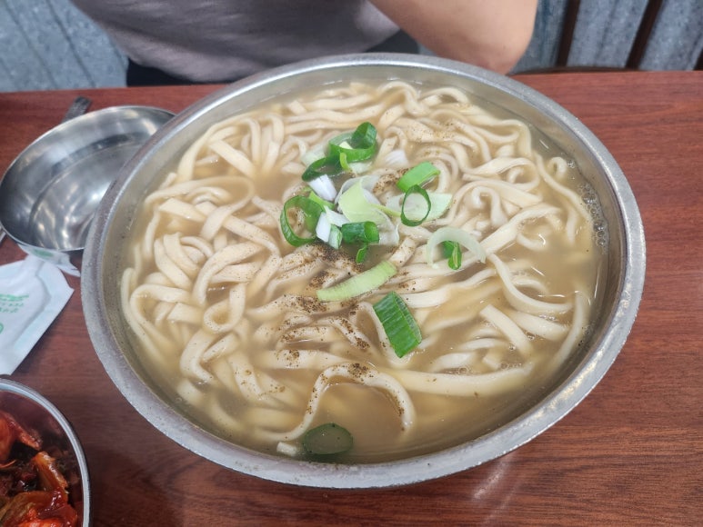 [청량리 맛집] 혜성칼국수 - 50년 넘는 유튜버 쯔양 칼국수 맛집! 닭칼국수와 멸치칼국수. 관련 이미지 10