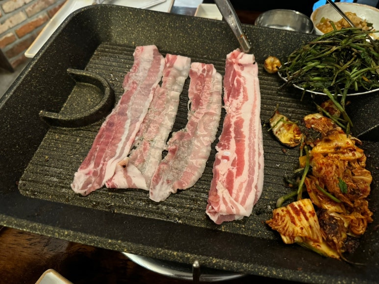 [이태원 맛집] 찰만생대패 - 서울 생대패삼겹살 맛집. 미나리 세트 후기. 냉삼보다 훨씬 맛있음! 관련 이미지 26