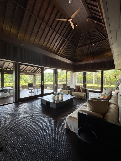 불가리 발리 - 인생 최고의 휴양지. 장동건 부부 신혼여행 인도양 오션뷰 풀빌라 추천. 메리어트 플래티넘 호캉스. 룸서비스/조식/야외수영장/레스토랑 후기. 관련 이미지 12