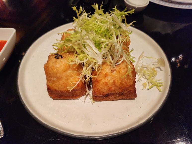 [레스케이프] 팔레드 신 - 미쉐린 명동 맛집. 칠리새우, 멘보샤, 냉짬뽕~ 홍연과 비교해보기! 조선호텔 플래티넘 멤버십. 발렛파킹. 상품권결제팁. 관련 이미지 16