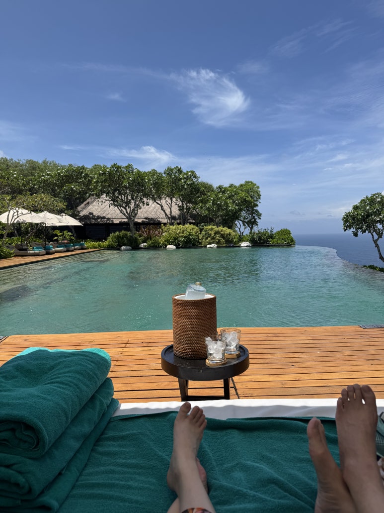 불가리 발리 2편 - 베이비시터가 있는 발리 풀빌라. 야외수영장, 조식, 레스토랑 후기. 관련 이미지 4